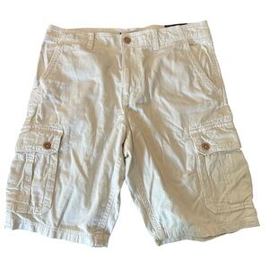American Eagle Outfitters Casual Long Length 12” Inseam Cargo Short Cream 36 NWT